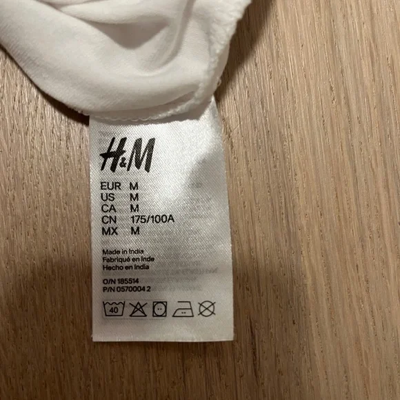 2 Men's H&M slim fit polos, size medium, blue and white - Picture 4 of 5